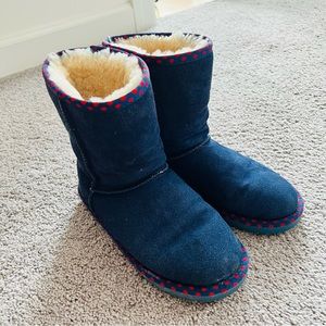 Classic Short Women's Navy Winter Boots with Red Polk dots